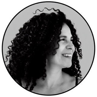 Fotografía de Lissette Santana Clavijo, creadora del canal: Dicen por ahí. Jurista y profesora de español.